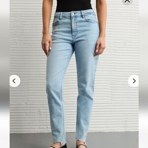 American Eagle Super High Rise Skylight Stretch Mom Jeans Size 00 Short